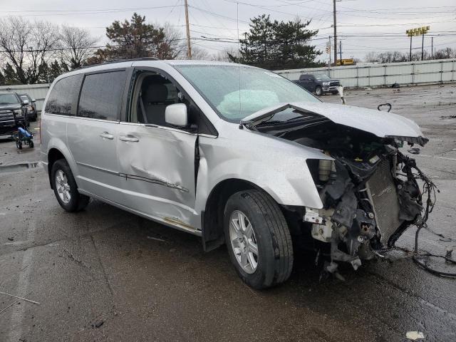 Photo 4 from auction – 2010 CHRYSLER TOWN & COU with VIN 2A4RR5D16AR213419