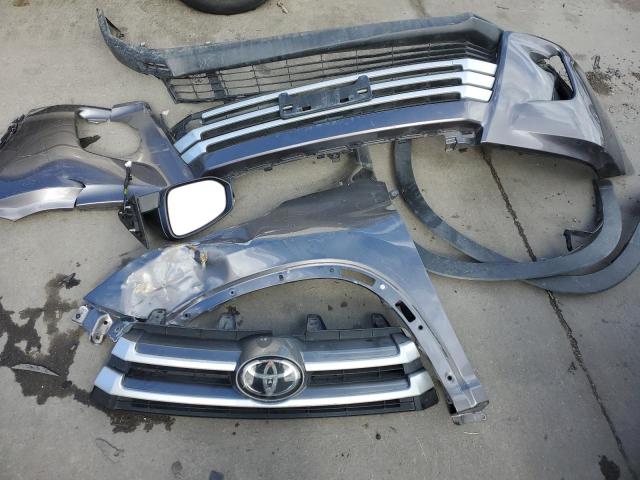 Photo 13 from auction – 2019 TOYOTA HIGHLANDER with VIN 5TDJZRFH8KS605427