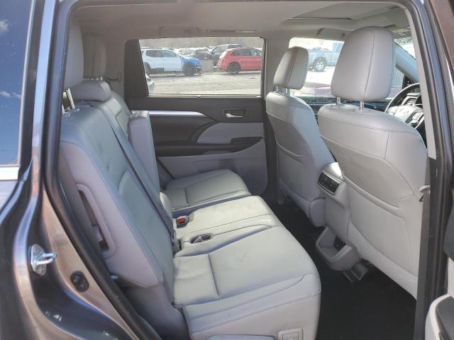 Photo 11 from auction – 2019 TOYOTA HIGHLANDER with VIN 5TDJZRFH8KS605427