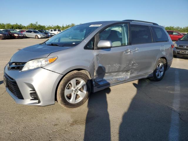 TOYOTA SIENNA LE 2018 with VIN 5TDKZ3DC3JS964143 - Photo from auction