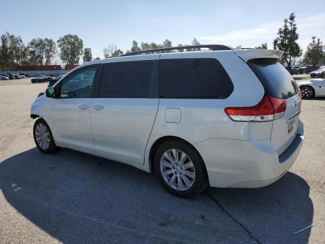 Photo 2 from auction – 2013 TOYOTA SIENNA XLE with VIN 5TDYK3DC3DS348526