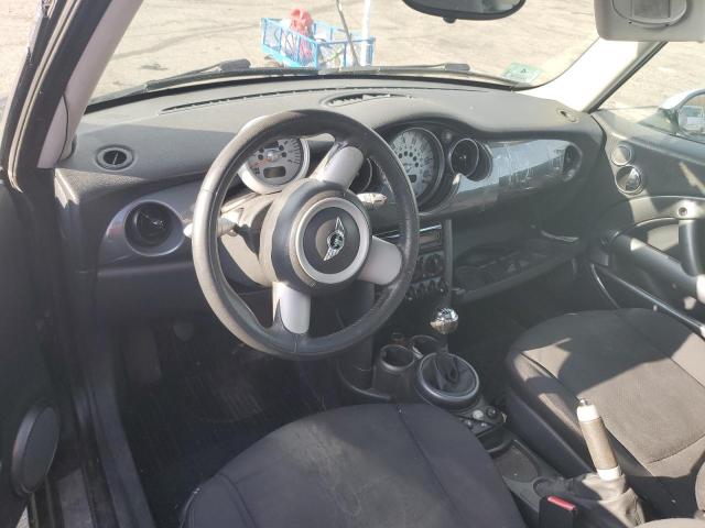 Photo 8 from auction – 2005 MINI COOPER with VIN WMWRC33435TC56928