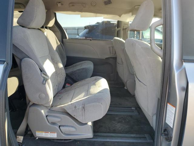 Photo 11 from auction – 2018 TOYOTA SIENNA LE with VIN 5TDKZ3DC3JS964143