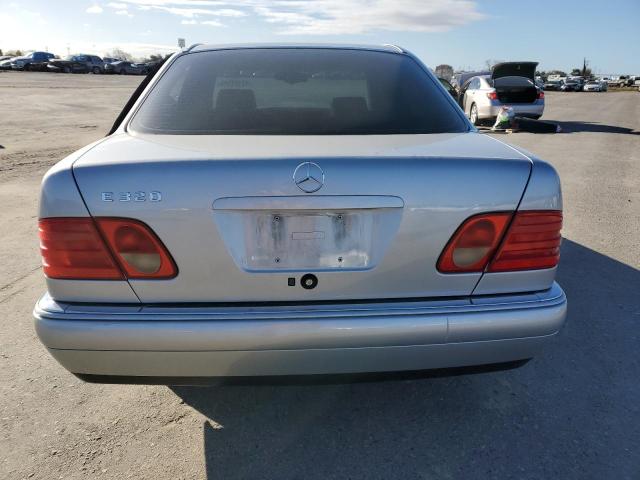 صورة رقم 6 من المزاد - 1997 MERCEDES-BENZ E 320 مع VIN WDBJF55F1VA314088