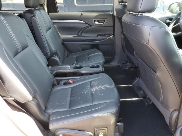 Photo 11 from auction – 2018 TOYOTA HIGHLANDER with VIN 5TDKZRFH5JS526607