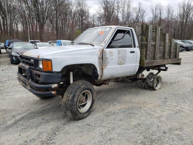 TOYOTA PICKUP RN6 1985 with VIN JT4RN60R1F5044787 - Photo from auction