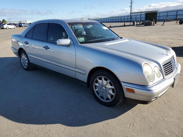 صورة رقم 4 من المزاد - 1997 MERCEDES-BENZ E 320 مع VIN WDBJF55F1VA314088
