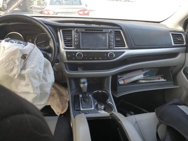 Photo 8 from auction – 2018 TOYOTA HIGHLANDER with VIN 5TDJZRFH5JS900970