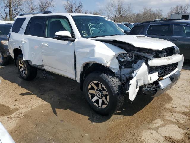 Photo 4 from auction – 2018 TOYOTA 4RUNNER SR with VIN JTEBU5JR9J5504912