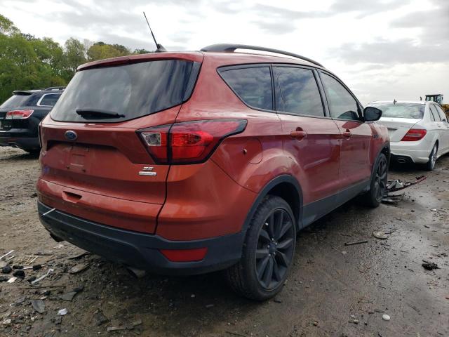 Photo 3 from auction – 2019 FORD ESCAPE SE with VIN 1FMCU0GD0KUC25469