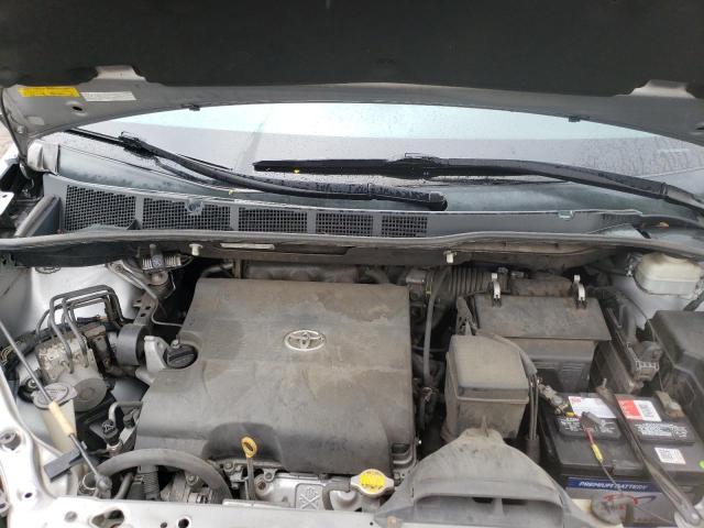 Photo 12 from auction – 2011 TOYOTA SIENNA XLE with VIN 5TDDK3DC0BS025627