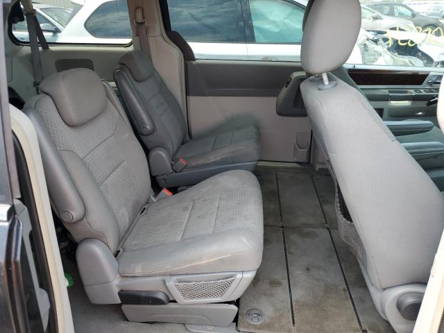 Photo 11 from auction – 2010 CHRYSLER TOWN & COU with VIN 2A4RR5D14AR150823