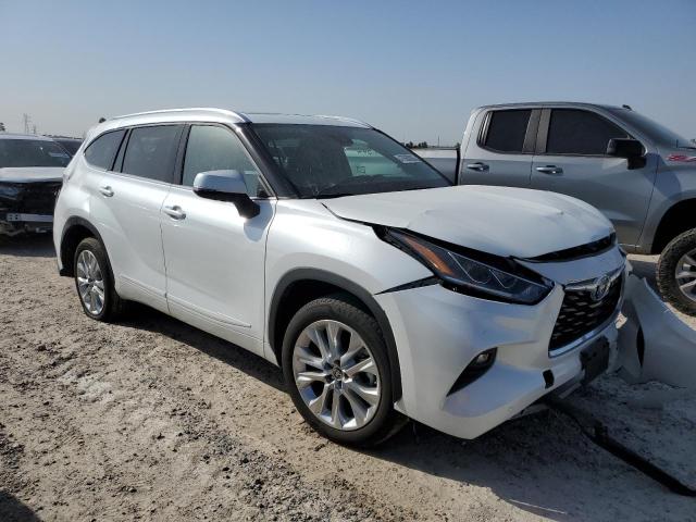 Photo 4 from auction – 2022 TOYOTA HIGHLANDER with VIN 5TDYARAH8NS513025