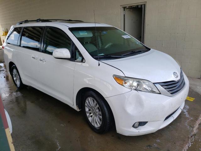 Photo 4 from auction – 2014 TOYOTA SIENNA XLE with VIN 5TDYK3DCXES464789