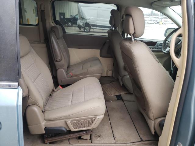 Photo 11 from auction – 2010 CHRYSLER TOWN & COU with VIN 2A4RR5D11AR329255