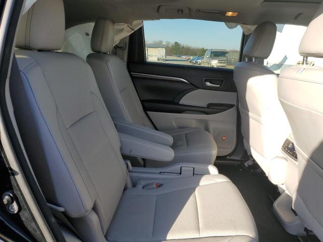 Photo 11 from auction – 2016 TOYOTA HIGHLANDER with VIN 5TDDCRFH2GS018940