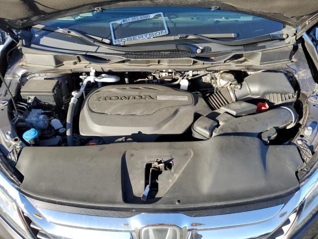 Photo 12 from auction – 2018 HONDA ODYSSEY TO with VIN 5FNRL6H82JB044287