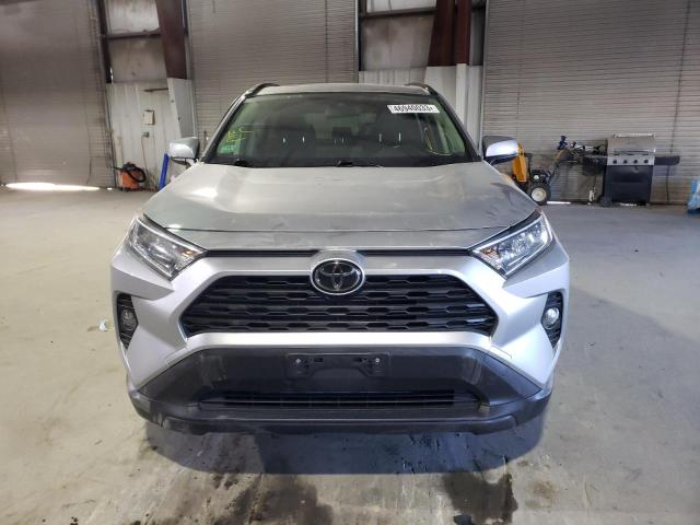 Photo 5 from auction – 2019 TOYOTA RAV4 XLE with VIN JTMP1RFV4KJ011924