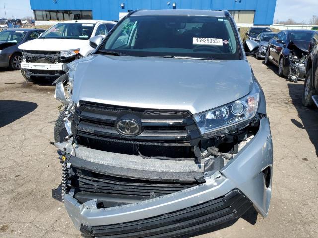Photo 5 from auction – 2018 TOYOTA HIGHLANDER with VIN 5TDKZRFH5JS526607