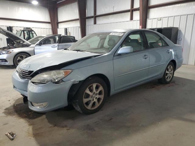 TOYOTA CAMRY LE 2005 with VIN 4T1BF30K55U595630 - Photo from auction