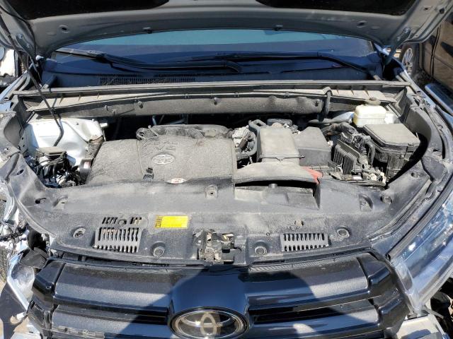 Photo 12 from auction – 2018 TOYOTA HIGHLANDER with VIN 5TDKZRFH5JS526607