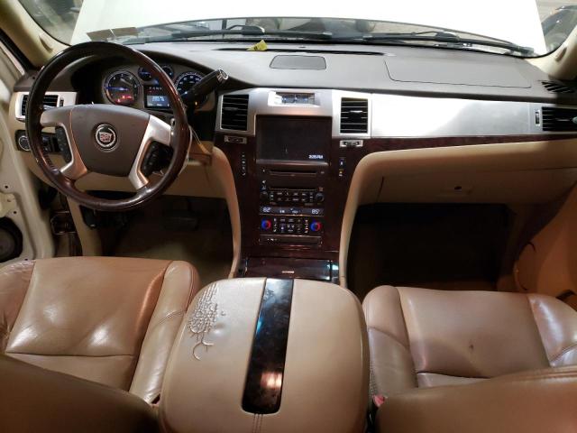 Photo 8 from auction – 2010 CADILLAC ESCALADE L with VIN 1GYUKBEF7AR134189