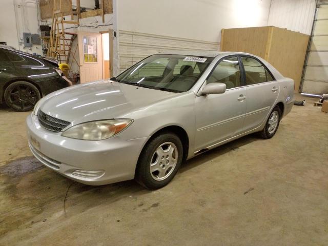 TOYOTA CAMRY LE 2002 with VIN 4T1BE32K82U604056 - Photo from auction