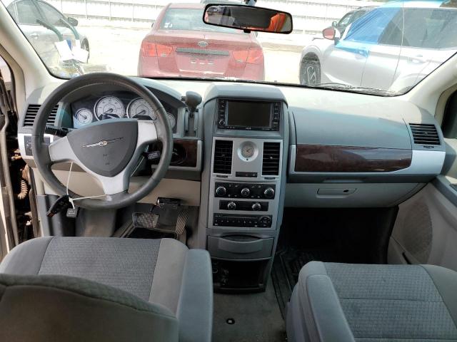 Photo 8 from auction – 2010 CHRYSLER TOWN & COU with VIN 2A4RR5D14AR150823