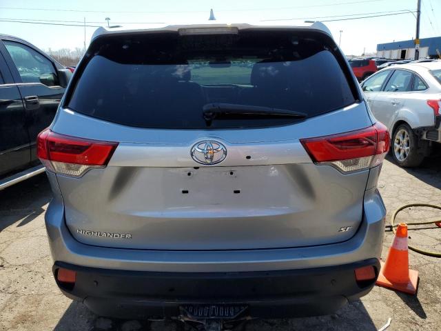 Photo 6 from auction – 2018 TOYOTA HIGHLANDER with VIN 5TDKZRFH5JS526607