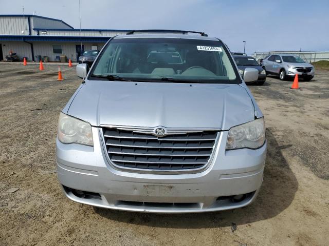 Photo 5 from auction – 2010 CHRYSLER TOWN & COU with VIN 2A4RR5D14AR102917