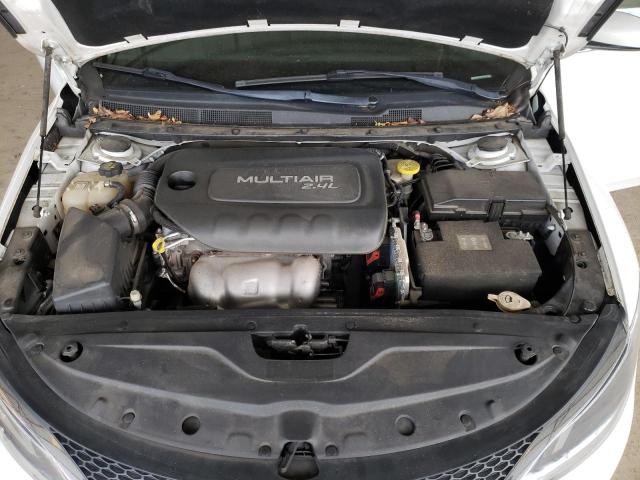 Photo 11 from auction – 2015 CHRYSLER 200 LIMITE with VIN 1C3CCCAB1FN672381