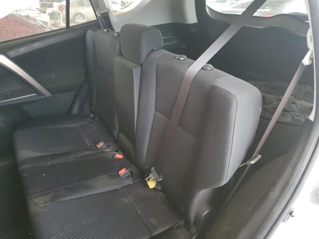 Photo 10 from auction – 2018 TOYOTA RAV4 LE with VIN JTMZFREV2JD111092