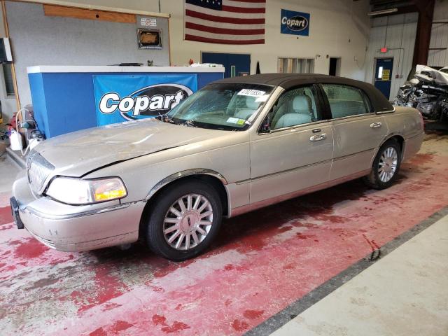 LINCOLN TOWN CAR E 2004 with VIN 1LNHM81W24Y680494 - Photo from auction