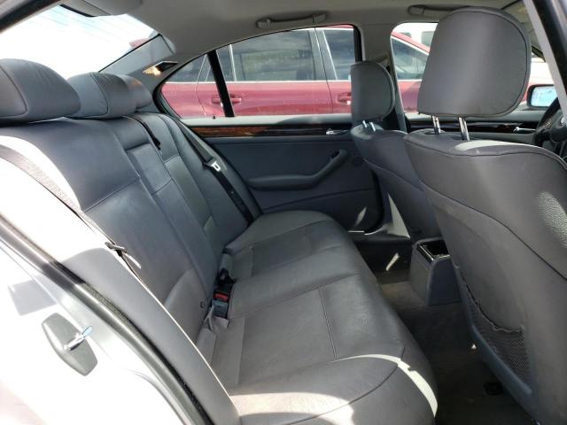 Photo 10 from auction – 2005 BMW 325 I with VIN WBAET37465NJ86108
