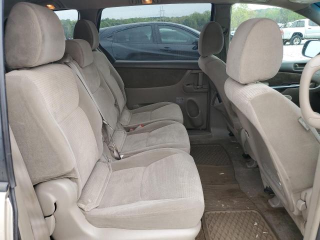 Photo 11 from auction – 2010 TOYOTA SIENNA CE with VIN 5TDKK4CC0AS341719