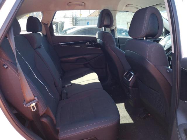 Photo 11 from auction – 2016 KIA SORENTO LX with VIN 5XYPGDA30GG064439