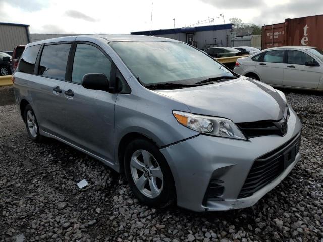 Photo 4 from auction – 2018 TOYOTA SIENNA L with VIN 5TDZZ3DC0JS944575