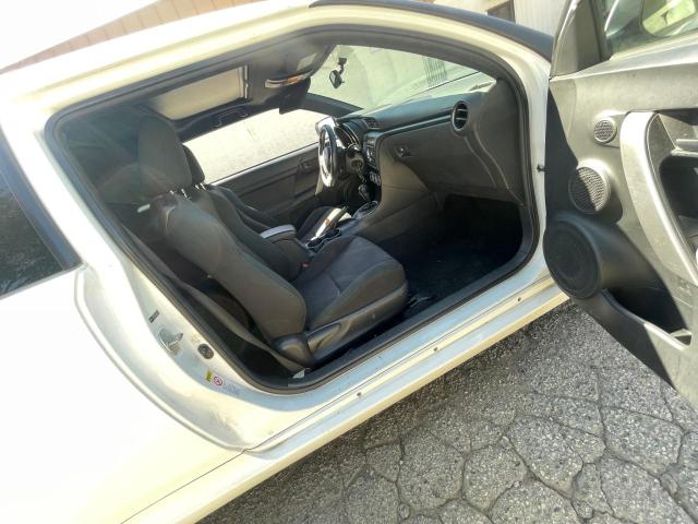 Photo 5 from auction – 2011 TOYOTA SCION TC with VIN JTKJF5C70B3019215