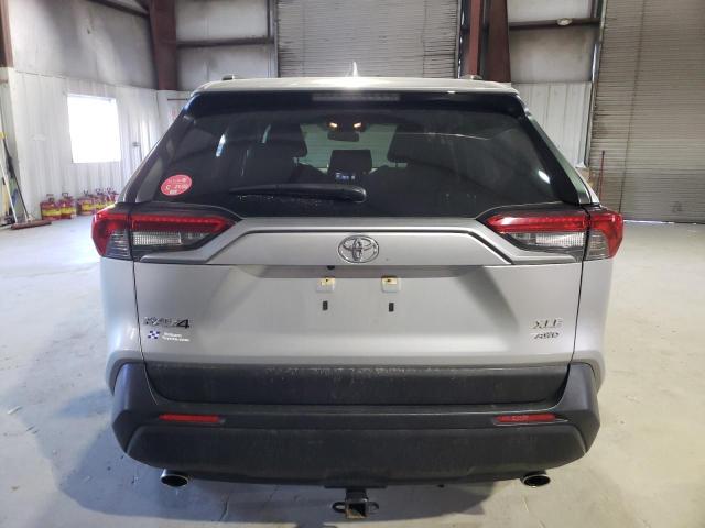Photo 6 from auction – 2019 TOYOTA RAV4 XLE with VIN JTMP1RFV4KJ011924