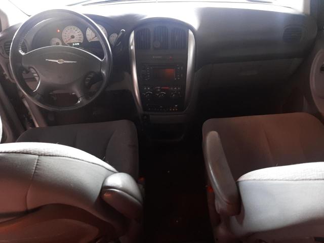 Photo 8 from auction – 2005 CHRYSLER TOWN & COU with VIN 2C4GP54L85R327187