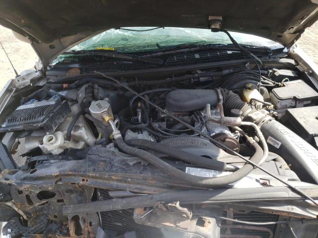 Photo 11 from auction – 2000 CHEVROLET BLAZER with VIN 1GNDT13W5Y2290841