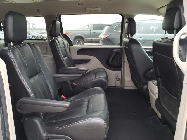 Photo 11 from auction – 2016 CHRYSLER TOWN & COU with VIN 2C4RC1BG7GR299971
