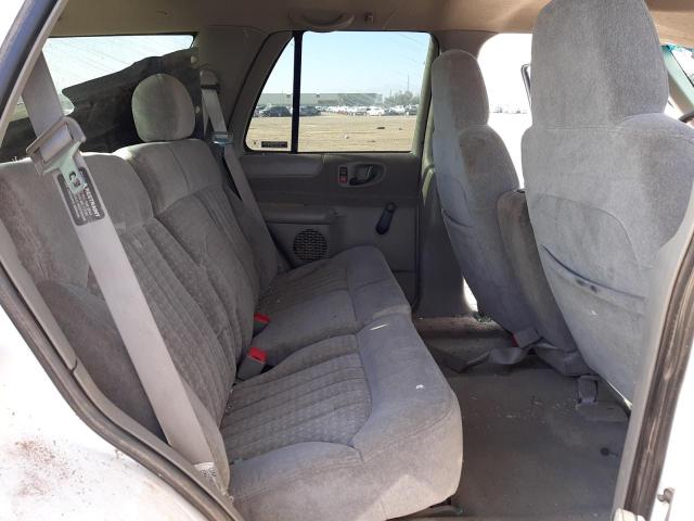 Photo 11 from auction – 2000 CHEVROLET BLAZER with VIN 1GNDT13W1YK115292