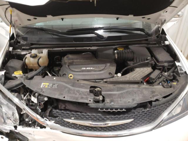 Photo 12 from auction – 2017 CHRYSLER PACIFICA L with VIN 2C4RC1GG0HR821382