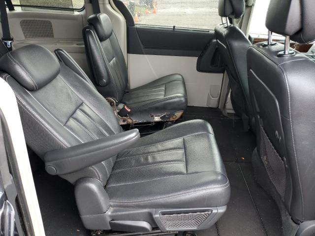 Photo 11 from auction – 2010 CHRYSLER TOWN & COU with VIN 2A4RR8D13AR481149