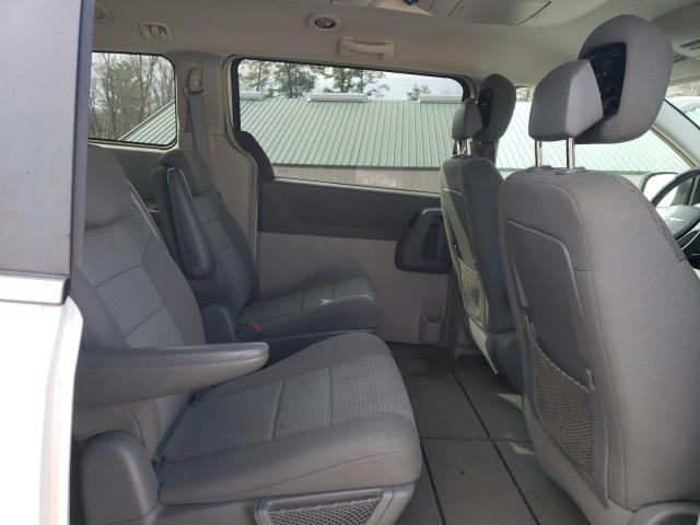 Photo 11 from auction – 2010 CHRYSLER TOWN & COU with VIN 2A4RR5D18AR328894