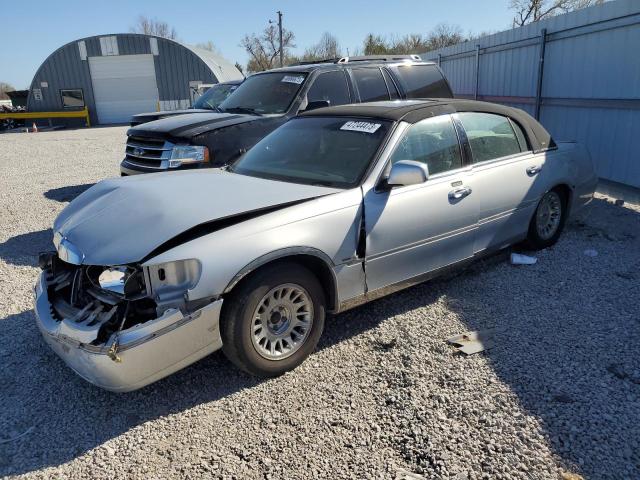Photo 1 from auction – 2000 LINCOLN TOWN CAR C with VIN 1LNHM83W7YY792310