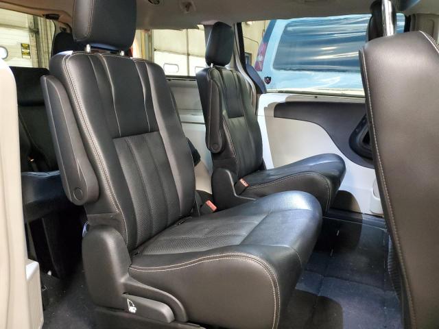Photo 11 from auction – 2014 CHRYSLER TOWN & COU with VIN 2C4RC1CG2ER367377
