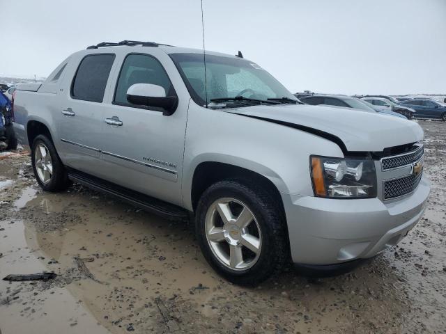 Photo 4 from auction – 2011 CHEVROLET AVALANCHE with VIN 3GNTKGE39BG374602