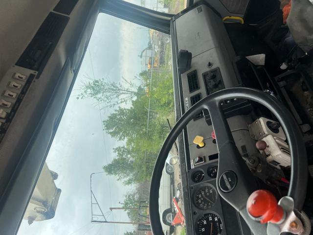 Photo 9 from auction – 1996 FREIGHTLINER MEDIUM CON with VIN 1FV6HFBAXTL599492
